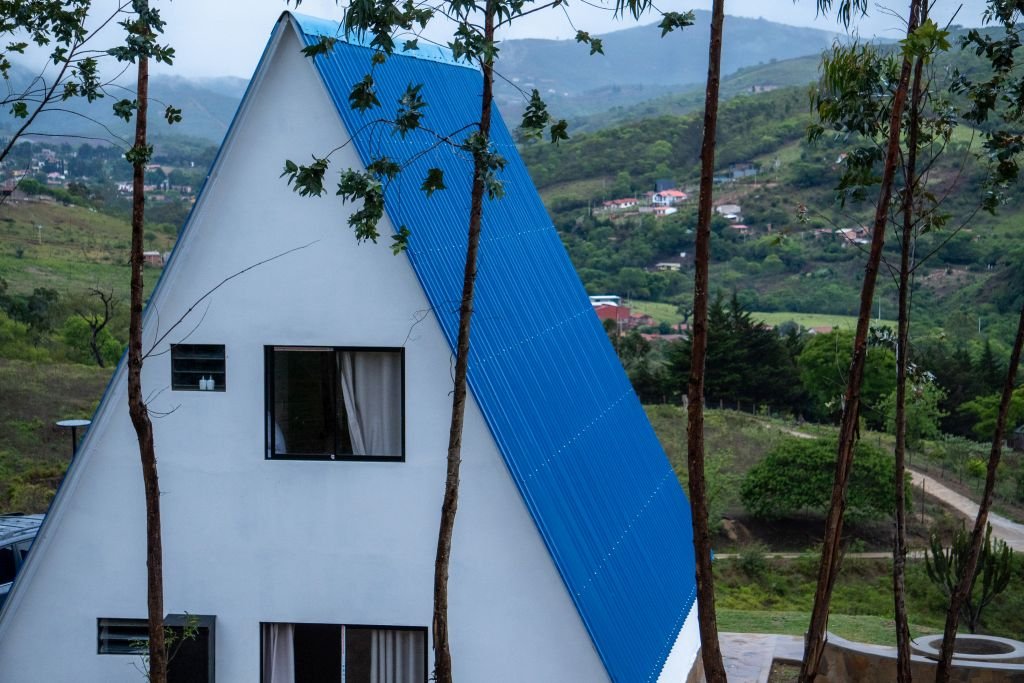 Vista de garaje de cabaña alpina para 6 personas